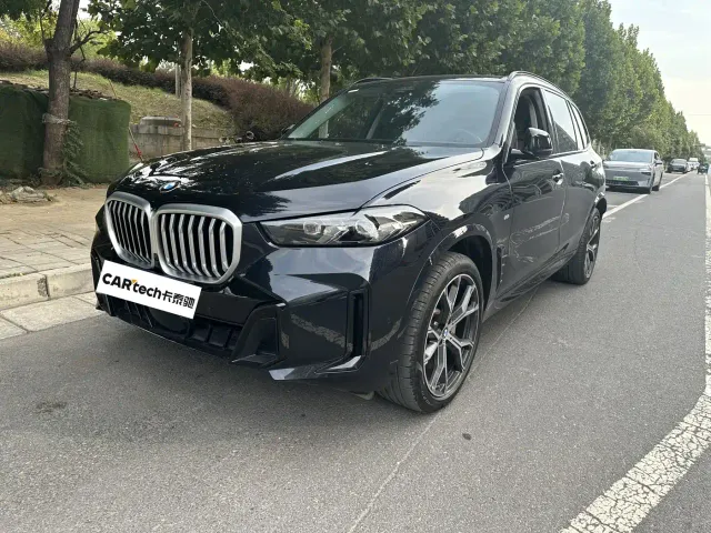 Фотография автомобиля — BMW X5