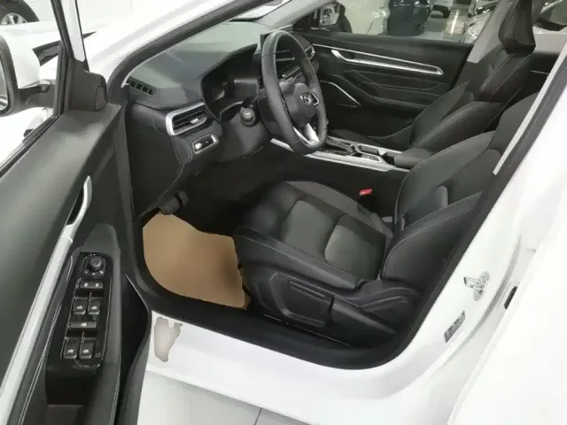 Geely Emgrand — Фото автомобиля 11