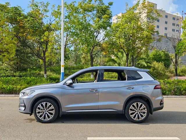 BYD Song Pro — Фото автомобиля 10