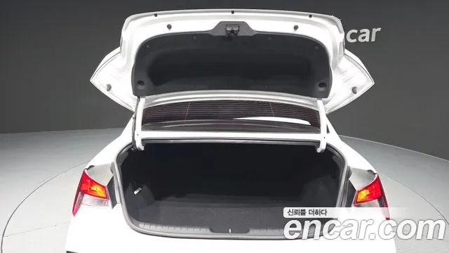 Hyundai Avante CN7 — Фото автомобиля 26