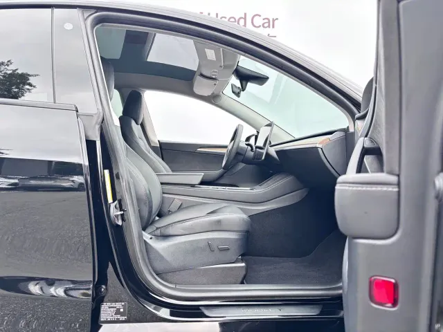 Tesla Model Y — Фото автомобиля 9