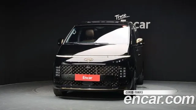 Hyundai Staria Staria 4WD Lounge 9 мест — Фото автомобиля 3