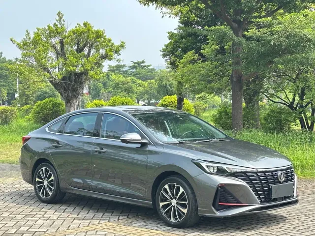 Changan Eado — Фото автомобиля 3
