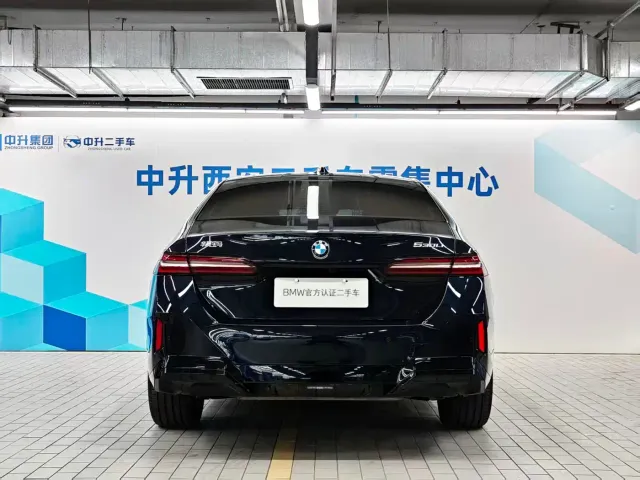 BMW 5 Series — Фото автомобиля 22