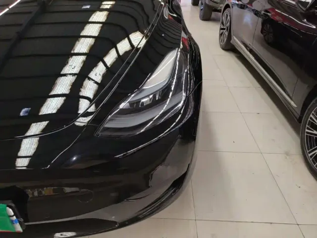 Tesla Model Y — Фото автомобиля 23