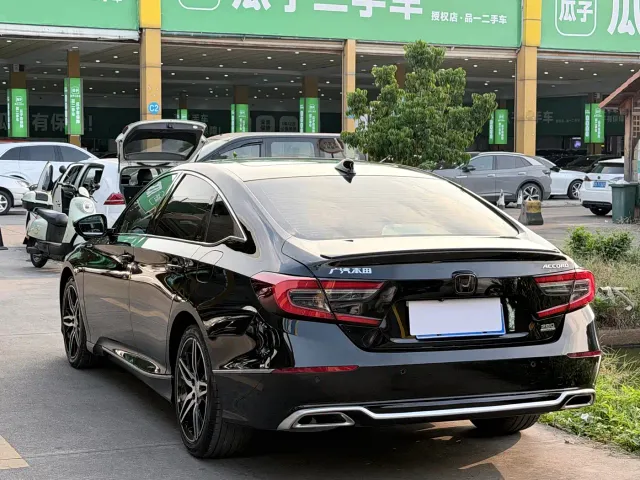Honda Accord — Фото автомобиля 14