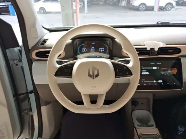 Leapmotor T03 — Фото автомобиля 10