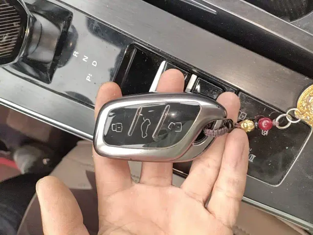 Roewe RX5 Max — Фото автомобиля 8
