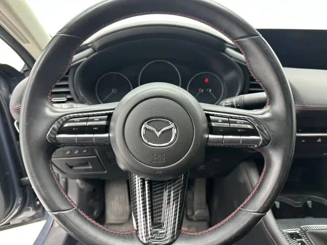 Mazda Axela — Фото автомобиля 17