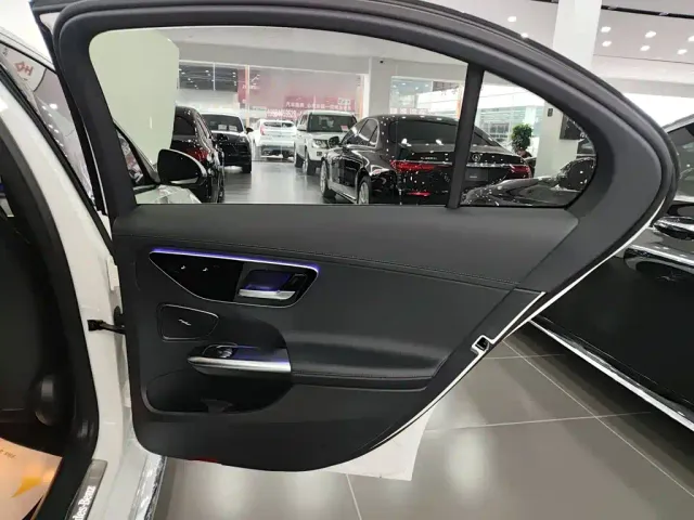 Mercedes-Benz C-Class — Фото автомобиля 15