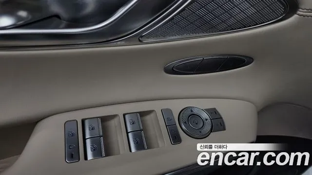 Genesis GV70 — Фото автомобиля 27