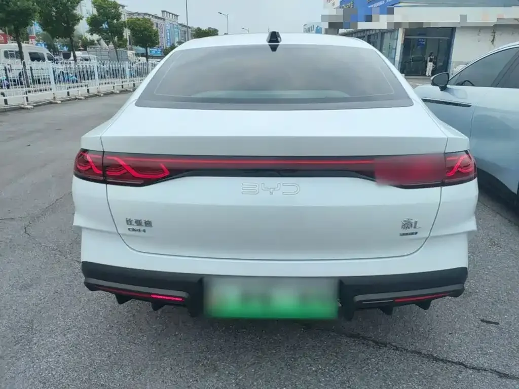 BYD Qin L 2025 DM-i Smart Drive Edition 120KM Surpassing — Фото автомобиля 3