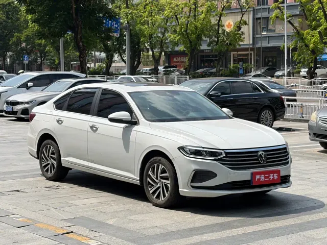Volkswagen Lavida — Фото автомобиля 3