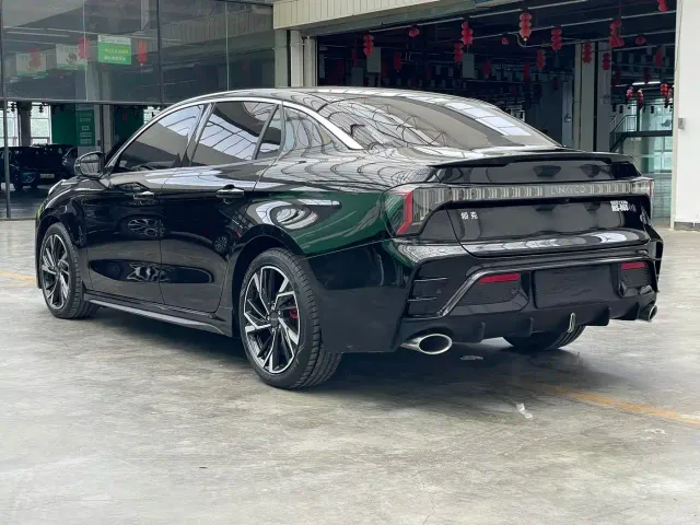 Lynk & Co 03 — Фото автомобиля 12