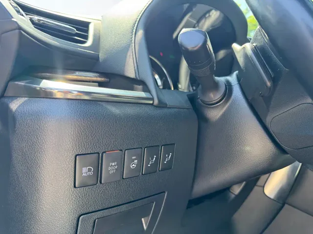 Toyota Vellfire — Фото автомобиля 17