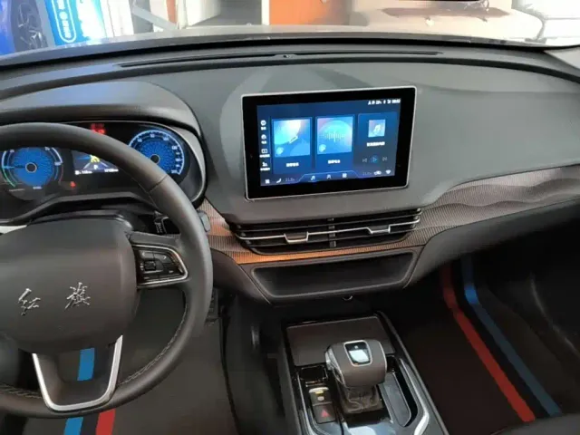 Hongqi E-QM5 — Фото автомобиля 9