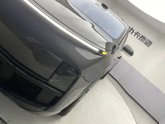 Li Auto L9 — Фото автомобиля 9