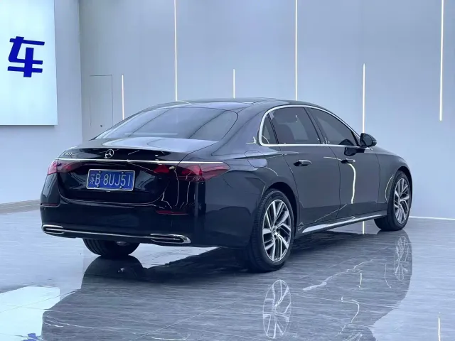 Mercedes-Benz E-Class — Фото автомобиля 13