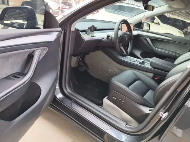 Tesla Model Y — Фото автомобиля 15