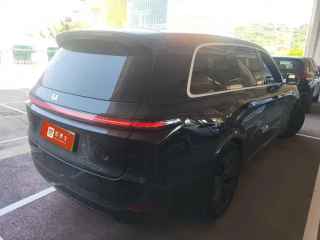 Li Auto L9 — Фото автомобиля 7