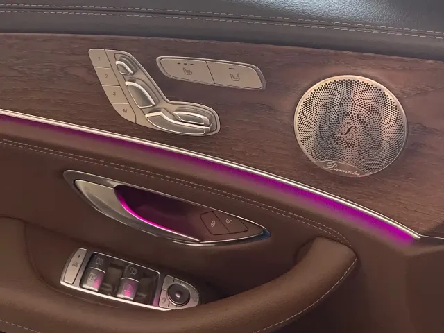 Mercedes-Benz E-Class — Фото автомобиля 11