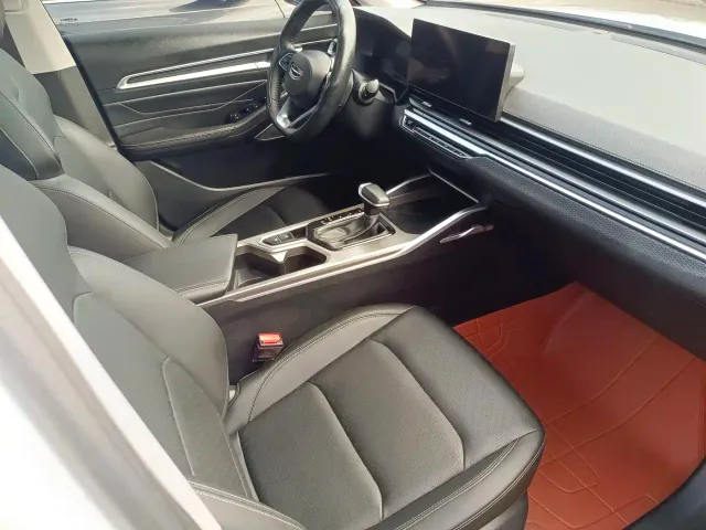 Geely Emgrand — Фото автомобиля 10