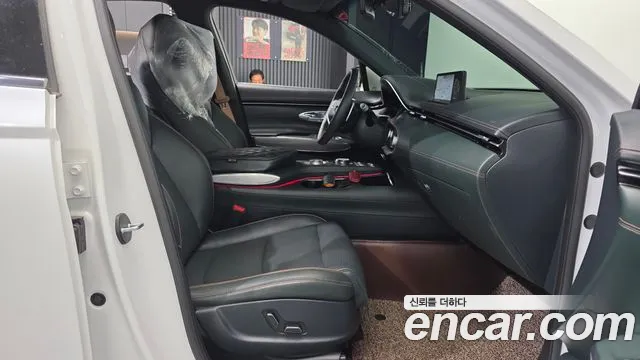 Genesis GV70 2.5T Бензин AWD — Фото автомобиля 11