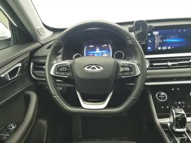 Chery Tiggo 8 — Фото автомобиля 11