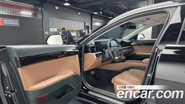 Hyundai Grandeur Grandeur (GN7) 2.5 Бензин 2WD — Фото автомобиля 3