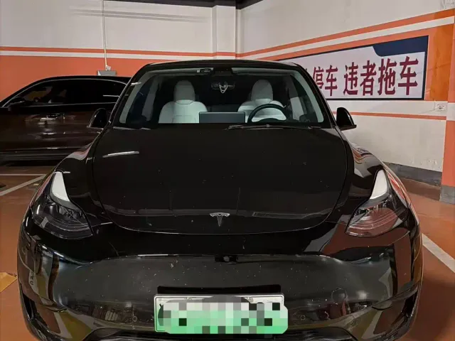 Фотография автомобиля — Tesla Model Y