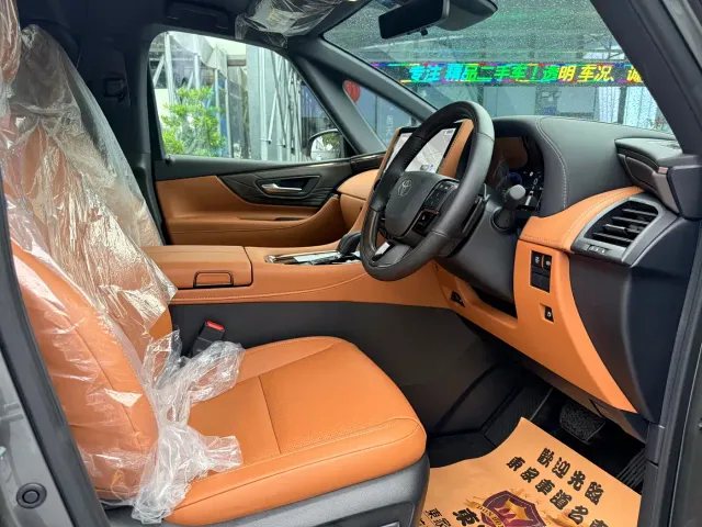 Toyota Vellfire — Фото автомобиля 9