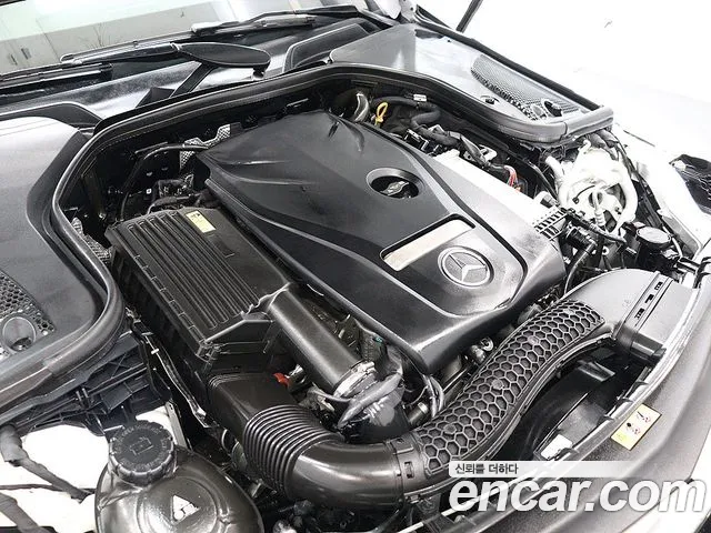 Mercedes-Benz E-Class — Фото автомобиля 19