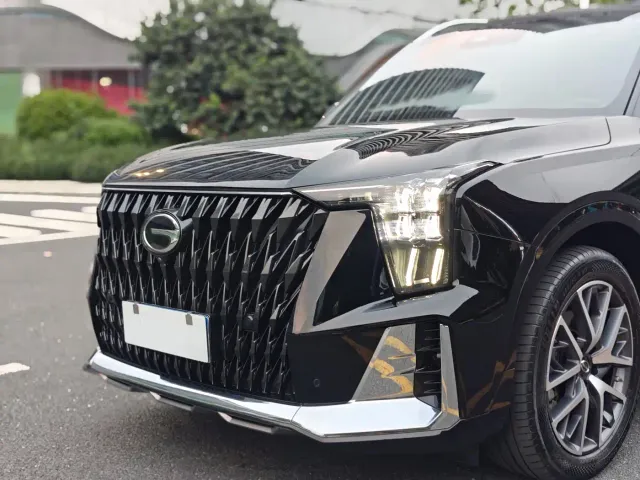 GAC Trumpchi GS8 — Фото автомобиля 24