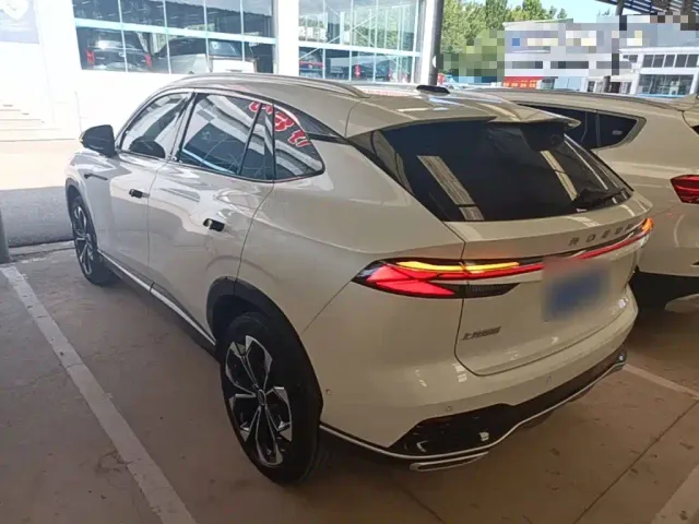 Roewe RX5 — Фото автомобиля 4