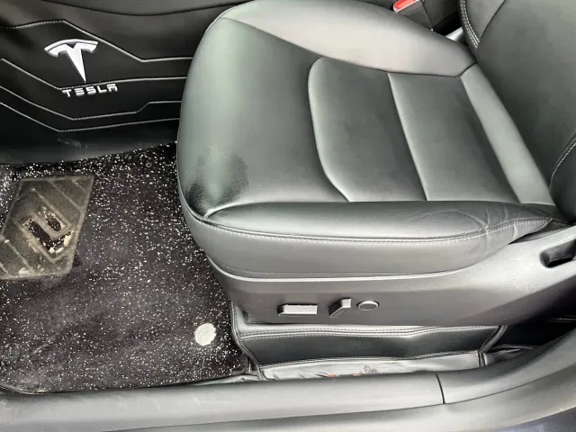 Tesla Model Y — Фото автомобиля 10