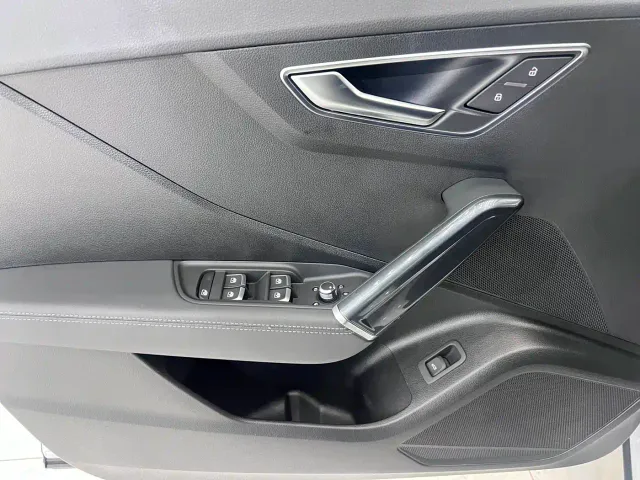 Audi Q2L — Фото автомобиля 11