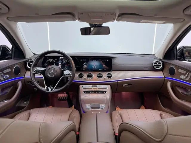 Mercedes-Benz E-Class — Фото автомобиля 19
