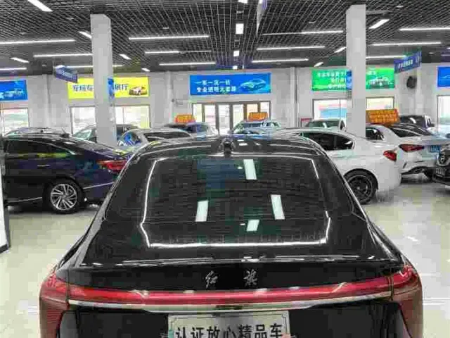 Hongqi H5 — Фото автомобиля 5