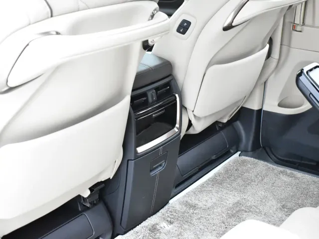 Toyota Alphard — Фото автомобиля 25