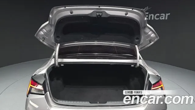 Hyundai Avante CN7 — Фото автомобиля 30