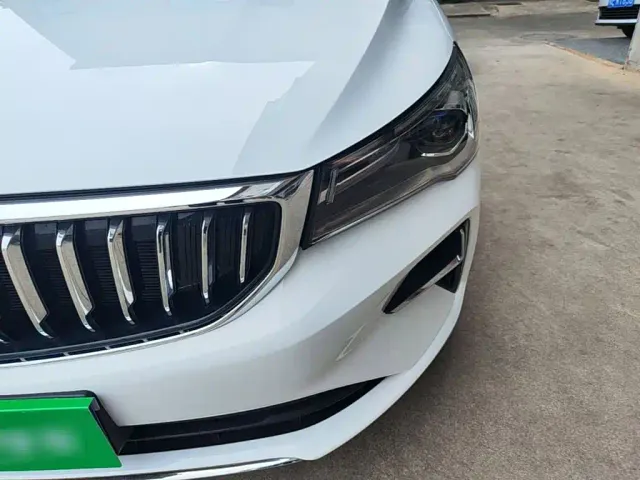 Geely Emgrand — Фото автомобиля 23