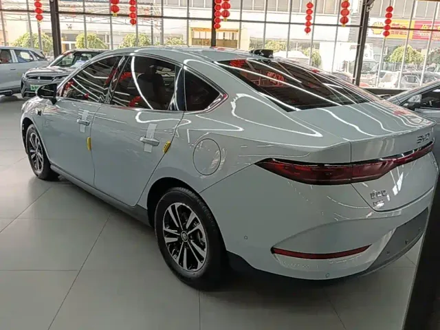 BYD Qin PLUS — Фото автомобиля 4
