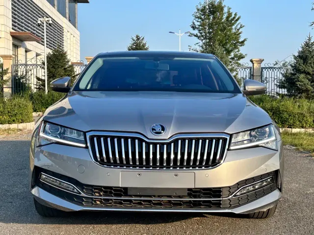 Skoda Superb — Фото автомобиля 2