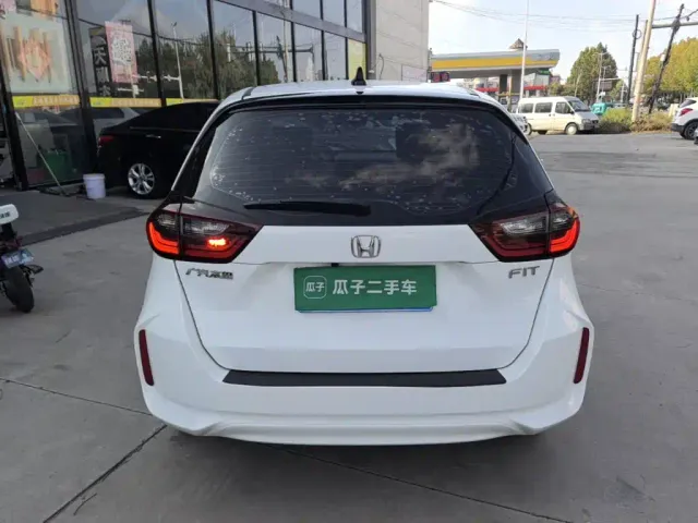Honda Fit — Фото автомобиля 5
