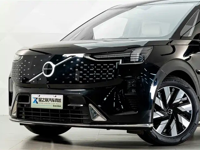 Volvo EM90 — Фото автомобиля 2