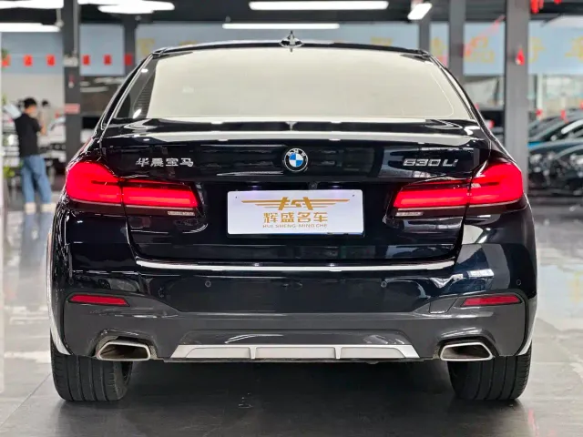 BMW 5 Series — Фото автомобиля 3