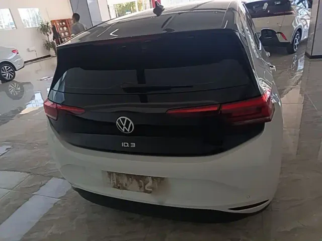 Volkswagen ID.3 — Фото автомобиля 5