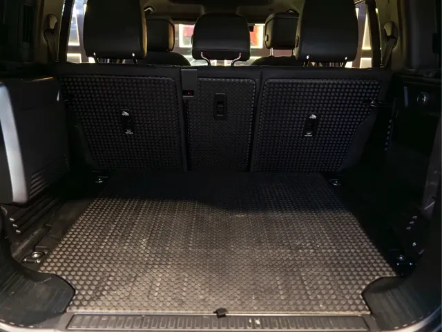 Land Rover Defender — Фото автомобиля 18
