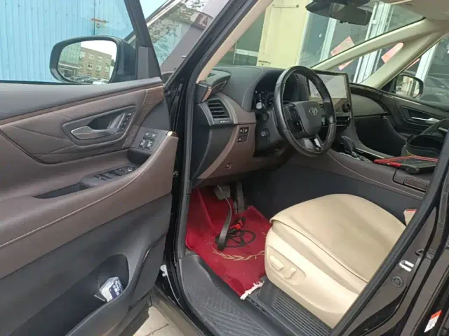 Toyota Alphard — Фото автомобиля 15