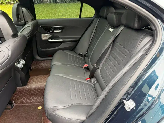 Mercedes-Benz C-Class — Фото автомобиля 12
